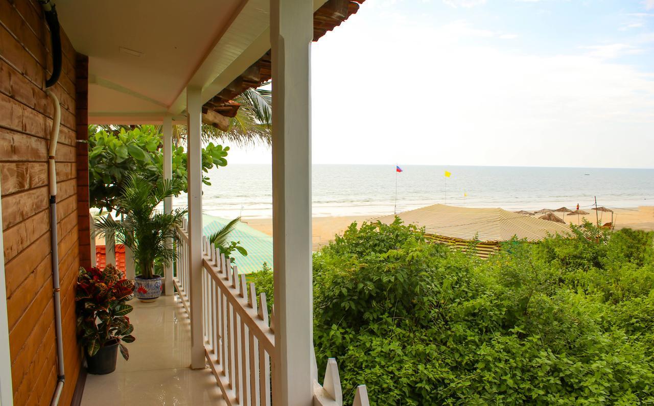 Pele'S Windsong Wood Cottage On The Beach Benaulim Eksteriør billede